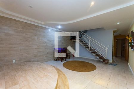Sala de casa à venda com 5 quartos, 240m² em Piratininga, Niterói