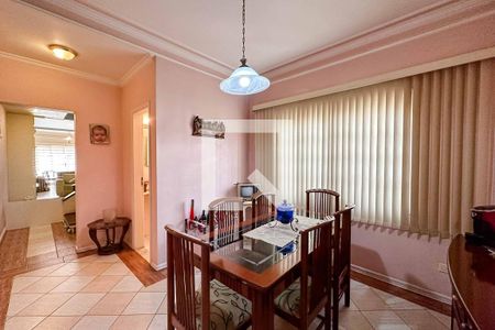 Casa à venda com 227m², 3 quartos e 4 vagas Casa à venda com 227m², 3 quartos e 4 vagasCopa