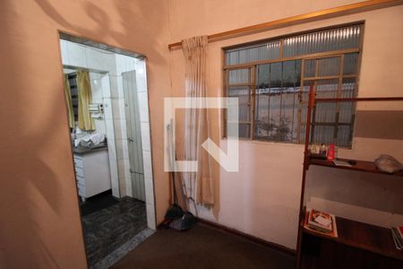 Corredor de casa para alugar com 2 quartos, 153m² em Vila Ester (zona Norte), São Paulo