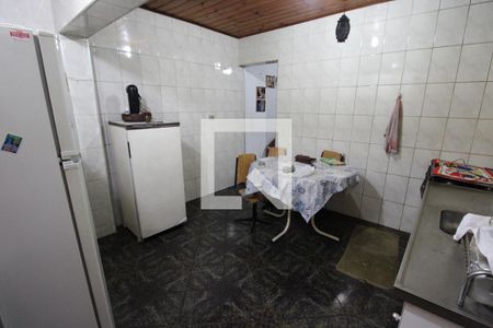 Cozinha de casa para alugar com 2 quartos, 153m² em Vila Ester (zona Norte), São Paulo