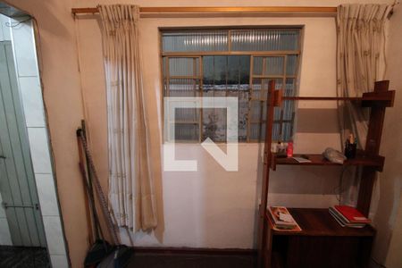 Corredor de casa para alugar com 2 quartos, 153m² em Vila Ester (zona Norte), São Paulo