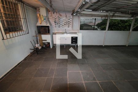 Casa para alugar com 153m², 2 quartos e sem vagaQuintal