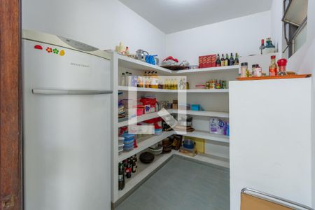 Casa à venda com 641m², 5 quartos e 10 vagasCozinha - Despensa