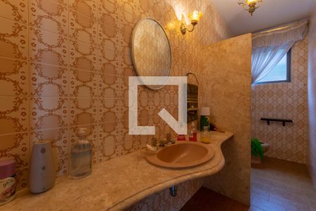 Casa à venda com 641m², 5 quartos e 10 vagasBanheiro Social