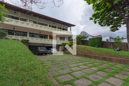 Casa à venda com 641m², 5 quartos e 10 vagasFachada