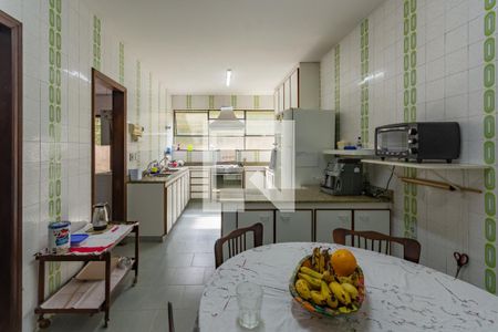 Casa à venda com 641m², 5 quartos e 10 vagasCozinha