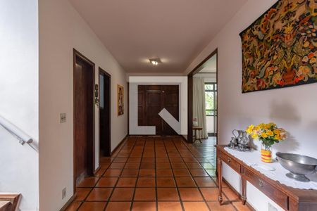 Casa à venda com 641m², 5 quartos e 10 vagasEntrada