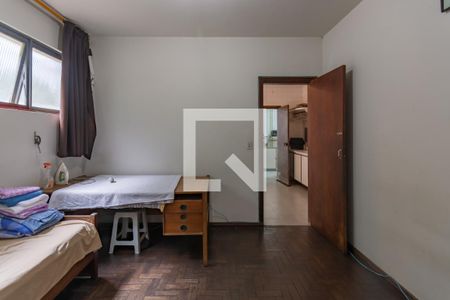 Casa à venda com 641m², 5 quartos e 10 vagasQuarto de Serviço 1