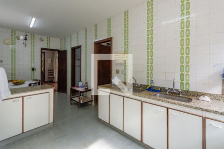 Casa à venda com 641m², 5 quartos e 10 vagasCozinha