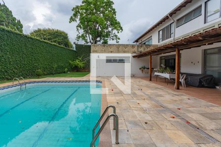 Casa à venda com 641m², 5 quartos e 10 vagasPiscina