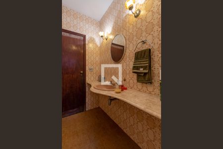 Casa à venda com 641m², 5 quartos e 10 vagasBanheiro Social