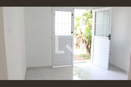 Sala de casa para alugar com 2 quartos, 60m² em Parque Peruche, São Paulo