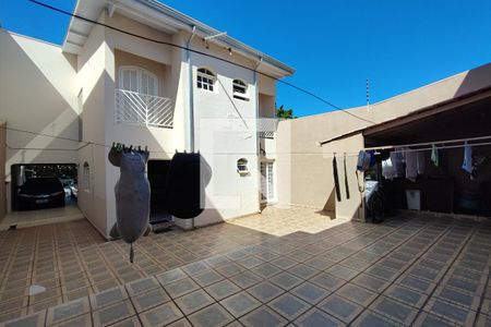 Casa para alugar com 299m², 4 quartos e 6 vagasQuintal - Fundos