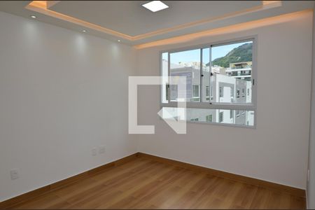 Sala de apartamento para alugar com 2 quartos, 43m² em Recreio dos Bandeirantes, Rio de Janeiro