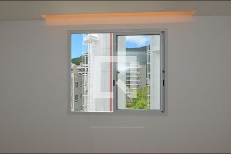Quarto 1 de apartamento para alugar com 2 quartos, 43m² em Recreio dos Bandeirantes, Rio de Janeiro