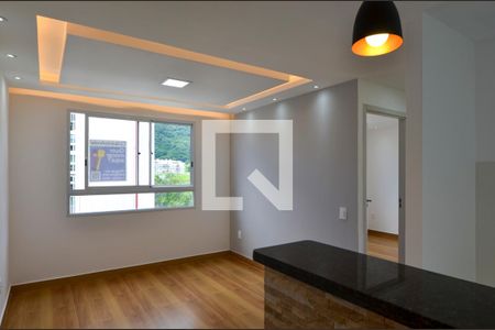 Sala de apartamento para alugar com 2 quartos, 43m² em Recreio dos Bandeirantes, Rio de Janeiro