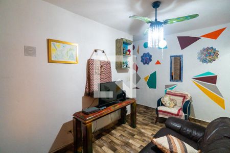 Sala de casa à venda com 3 quartos, 100m² em Jardim Itacolomi, São Paulo