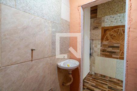 Casa à venda com 100m², 3 quartos e sem vagaEdícula - Banheiro