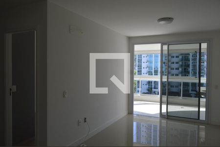 Sala de apartamento para alugar com 2 quartos, 85m² em Camorim, Rio de Janeiro