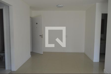 Sala de apartamento para alugar com 2 quartos, 84m² em Camorim, Rio de Janeiro