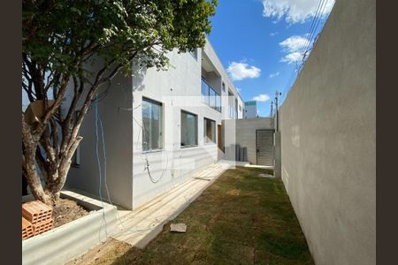 Casa à venda com 2 quartos, 60m² em Ipiranga, Belo Horizonte