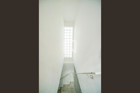 Casa de condomínio para alugar com 65m², 2 quartos e sem vagaHall da escada