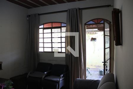 Sala 1 de casa à venda com 4 quartos, 190m² em Eldorado, Contagem