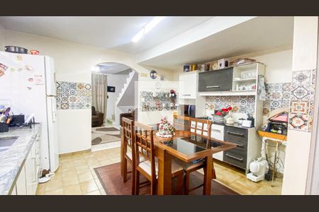 Cozinha  de casa à venda com 2 quartos, 125m² em Vila Camilópolis, Santo André