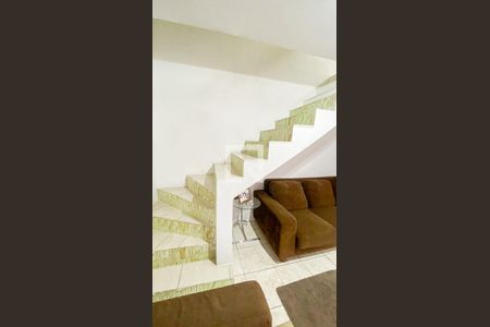 Escada de casa à venda com 2 quartos, 125m² em Vila Camilópolis, Santo André