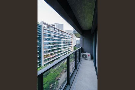 Studio à venda com 34m², 1 quarto e sem vaga Studio à venda com 34m², 1 quarto e sem vagaVaranda