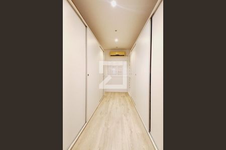 Closet do quarto de casa para alugar com 1 quarto, 80m² em Vila Nova, Campinas