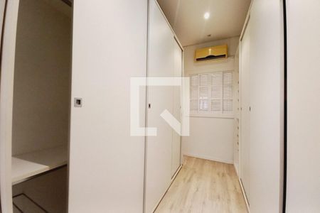 Closet do quarto de casa para alugar com 1 quarto, 80m² em Vila Nova, Campinas
