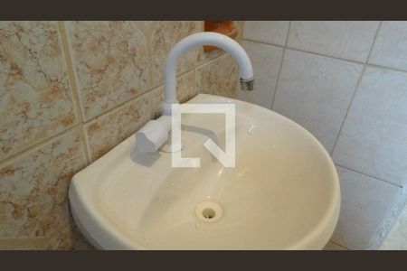 Casa à venda com 150m², 4 quartos e 1 vaga Casa à venda com 150m², 4 quartos e 1 vagaBanheiro