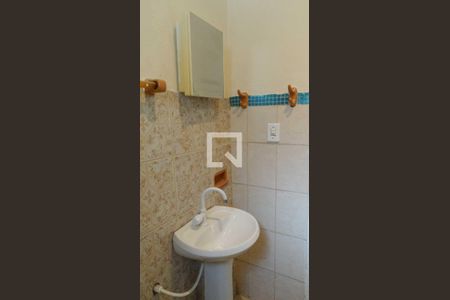 Casa à venda com 150m², 4 quartos e 1 vaga Casa à venda com 150m², 4 quartos e 1 vagaBanheiro