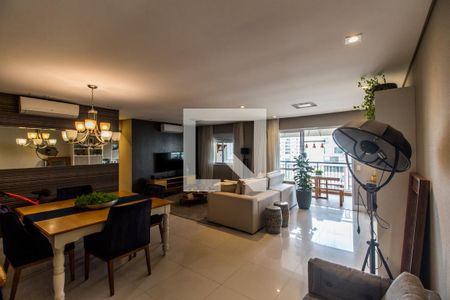 Sala de TV de apartamento à venda com 2 quartos, 110m² em Alphaville, Santana de Parnaíba