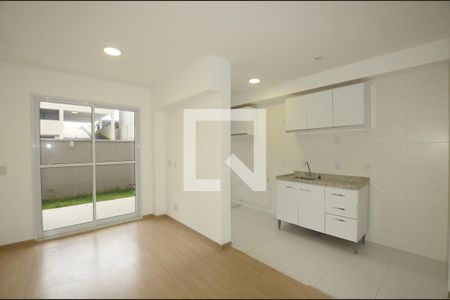 Sala de apartamento para alugar com 3 quartos, 114m² em Marechal Hermes, Rio de Janeiro