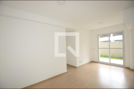 Sala de apartamento para alugar com 3 quartos, 114m² em Marechal Hermes, Rio de Janeiro