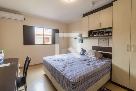 Casa à venda com 224m², 3 quartos e 3 vagas Casa à venda com 224m², 3 quartos e 3 vagasQuarto 2