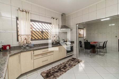 Casa à venda com 224m², 3 quartos e 3 vagas Casa à venda com 224m², 3 quartos e 3 vagasCozinha
