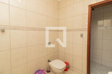 Casa à venda com 224m², 3 quartos e 3 vagas Casa à venda com 224m², 3 quartos e 3 vagasBanheiro