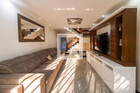 Casa à venda com 224m², 3 quartos e 3 vagas Casa à venda com 224m², 3 quartos e 3 vagasSala