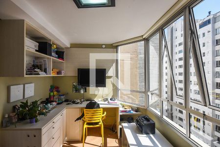Apartamento à venda com 160m², 3 quartos e 2 vagasEscritório