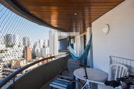 Apartamento à venda com 160m², 3 quartos e 2 vagasVaranda