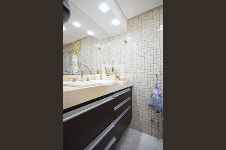 Apartamento à venda com 160m², 3 quartos e 2 vagasBanheiro Suíte 2