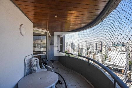 Apartamento à venda com 160m², 3 quartos e 2 vagasVaranda