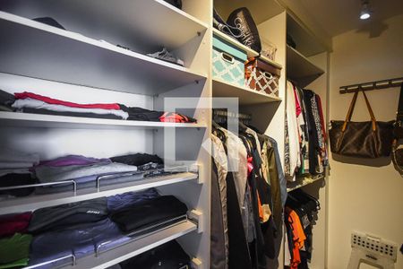 Apartamento à venda com 160m², 3 quartos e 2 vagasArmário da Suíte 2