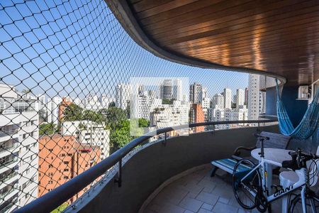 Apartamento à venda com 160m², 3 quartos e 2 vagasVaranda