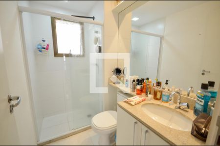 Apartamento à venda com 215m², 2 quartos e 2 vagasBanheiro da Suíte 1