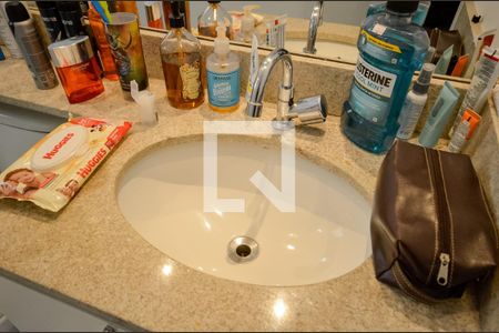 Apartamento à venda com 215m², 2 quartos e 2 vagasBanheiro da Suíte 1