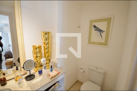 Apartamento à venda com 215m², 2 quartos e 2 vagasLavabo